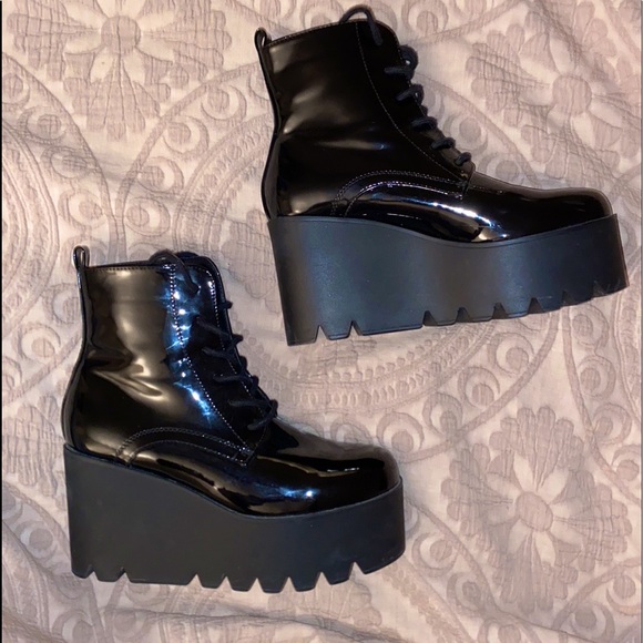 SOLD///PLATFORM CHUNKY HEELED BOOTS - Picture 1 of 6